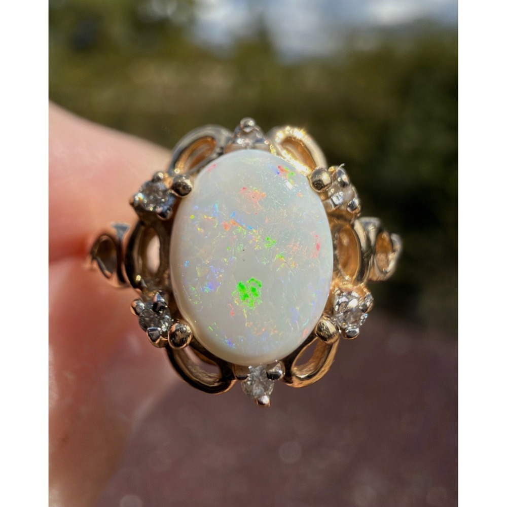 Vintage 14k Solid Yellow Gold Natural White Opal & Diamond Ring - Size 7.25 3.1g